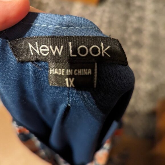 New Look Long Sleeve Floral Maxi Dress w/ Front Slits | Size 1X - Picture 6 of 7